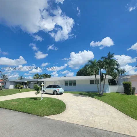 1211 NW 87th Way Pembroke Pines FL 33024