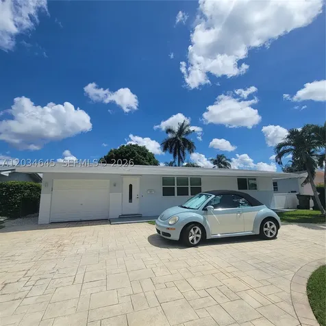 1211 NW 87th Way Pembroke Pines FL 33024