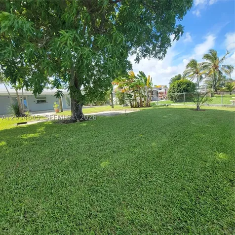 1211 NW 87th Way Pembroke Pines FL 33024