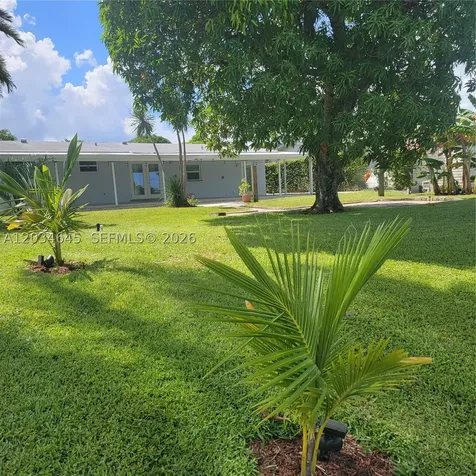1211 NW 87th Way Pembroke Pines FL 33024