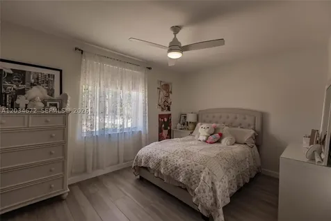 15623 NW 5th Street Pembroke Pines FL 33028