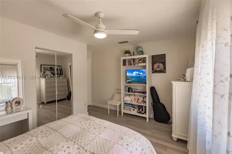 15623 NW 5th Street Pembroke Pines FL 33028