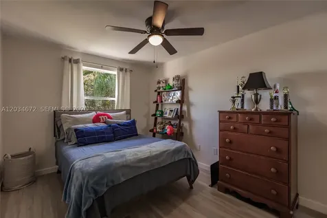 15623 NW 5th Street Pembroke Pines FL 33028