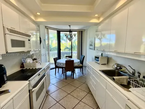 2000 Island Boulevard Aventura FL 33160