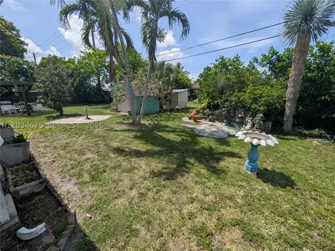 29-33 SE 4th Dania Beach FL 33004