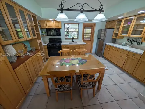 29-33 SE 4th Dania Beach FL 33004