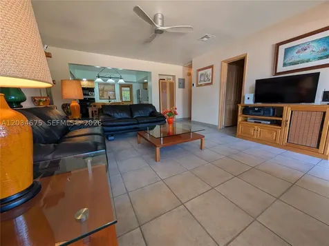 29-33 SE 4th Dania Beach FL 33004