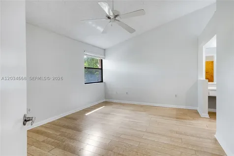 104 NW 98th Terrace Plantation FL 33324