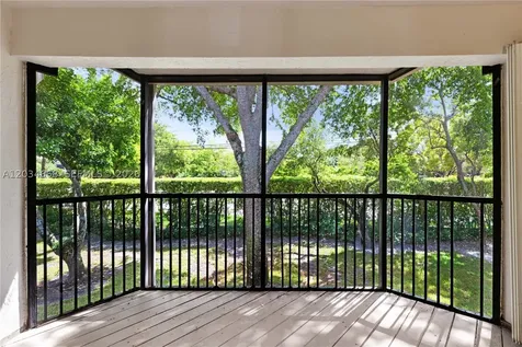 104 NW 98th Terrace Plantation FL 33324