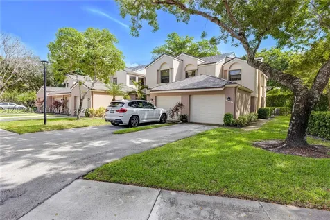 104 NW 98th Terrace Plantation FL 33324