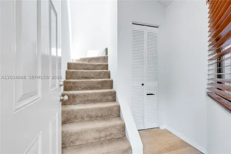 104 NW 98th Terrace Plantation FL 33324