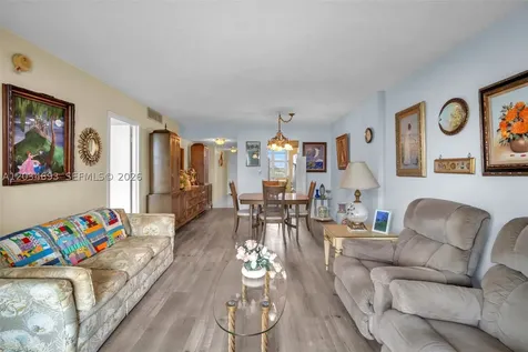 250 Jacaranda Drive Plantation FL 33324