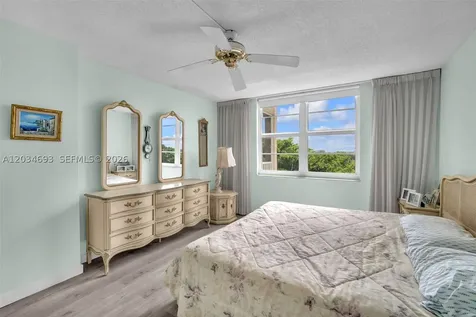 250 Jacaranda Drive Plantation FL 33324