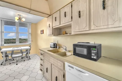 250 Jacaranda Drive Plantation FL 33324