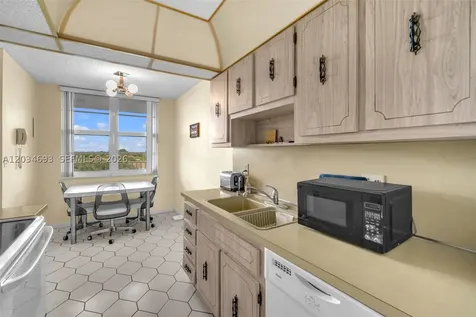 250 Jacaranda Drive Plantation FL 33324