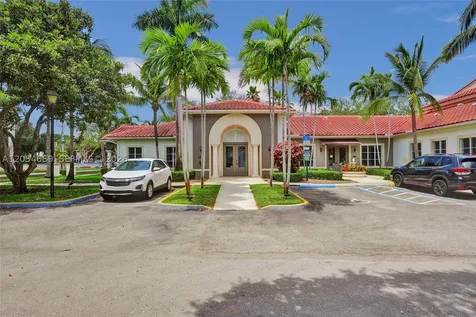 6841 SW 44th Street Miami FL 33155