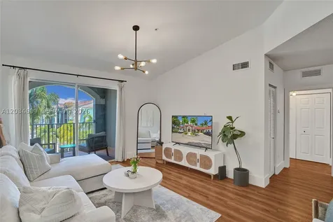 6841 SW 44th Street Miami FL 33155