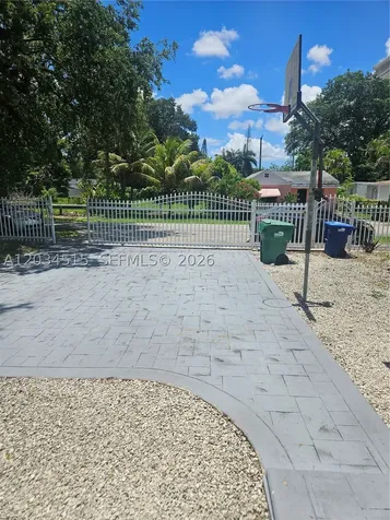 1905 NW 113th Terrace Miami FL 33167