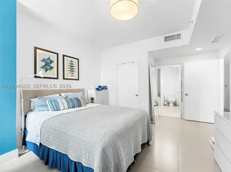 253 NE 2nd Street Miami FL 33132