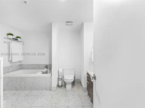253 NE 2nd Street Miami FL 33132