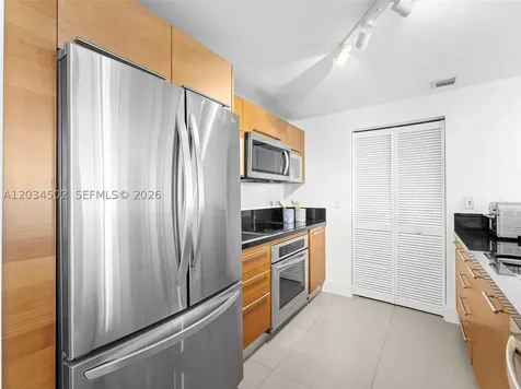 253 NE 2nd Street Miami FL 33132