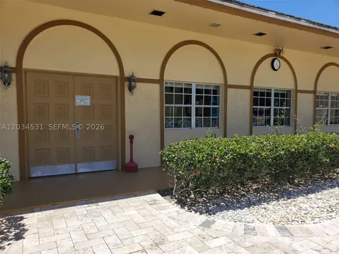 851 NE 14th Avenue Hallandale Beach FL 33009