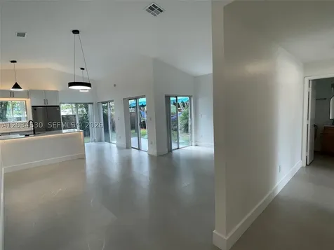 3325 NW 79th Way Davie FL 33024