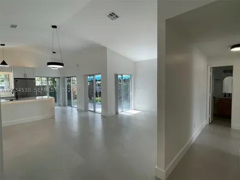 3325 NW 79th Way Davie FL 33024