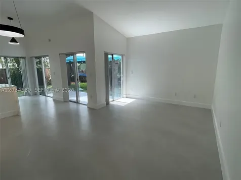 3325 NW 79th Way Davie FL 33024