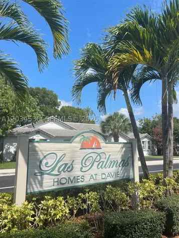 3325 NW 79th Way Davie FL 33024
