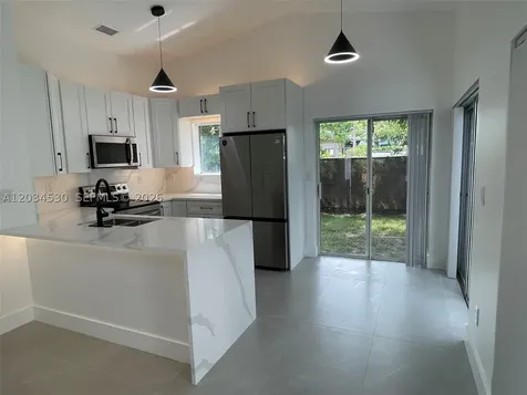 3325 NW 79th Way Davie FL 33024