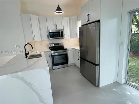 3325 NW 79th Way Davie FL 33024