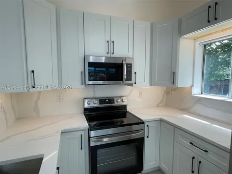 3325 NW 79th Way Davie FL 33024