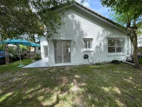 3325 NW 79th Way Davie FL 33024