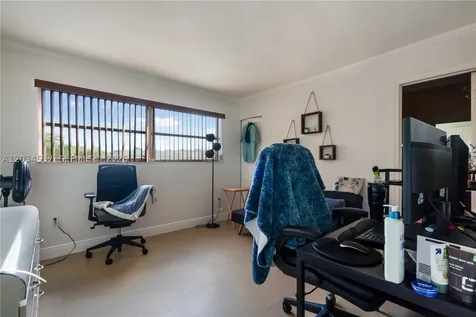 9371 Fontainebleau Boulevard Miami FL 33172
