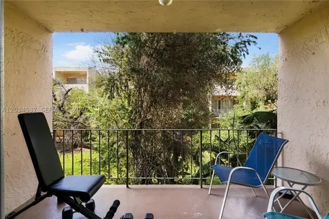 9371 Fontainebleau Boulevard Miami FL 33172