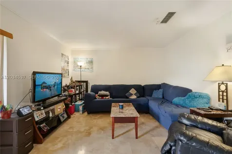 9371 Fontainebleau Boulevard Miami FL 33172
