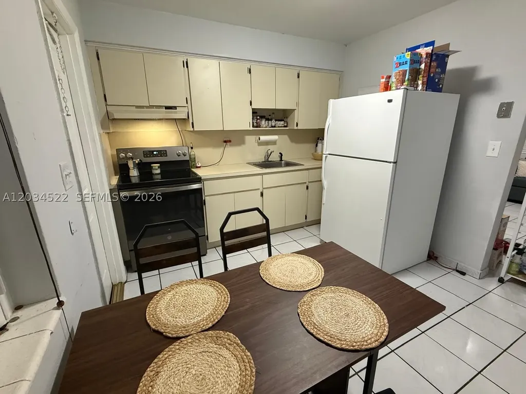 2732 NW 16th Terrace Miami FL 33125
