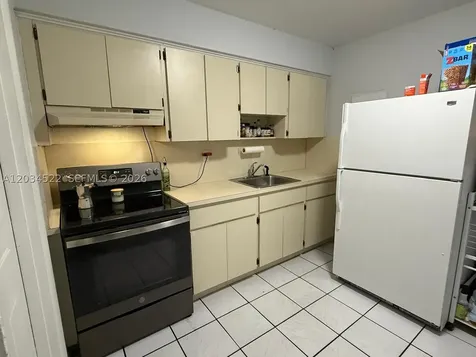 2732 NW 16th Terrace Miami FL 33125