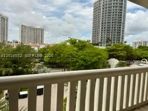 3000 Island Boulevard Aventura FL 33160