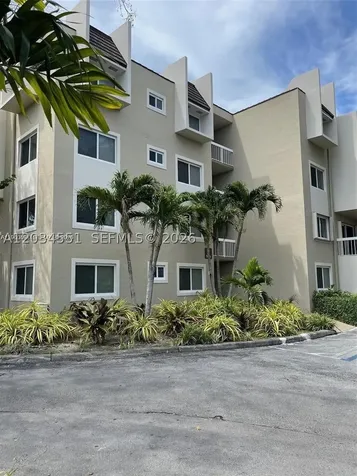7732 Camino Real Miami FL 33143