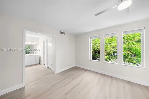 3025 Mary Street Miami FL 33133