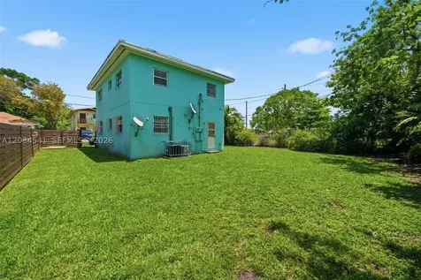 7512 NW 1st Avenue Miami FL 33150