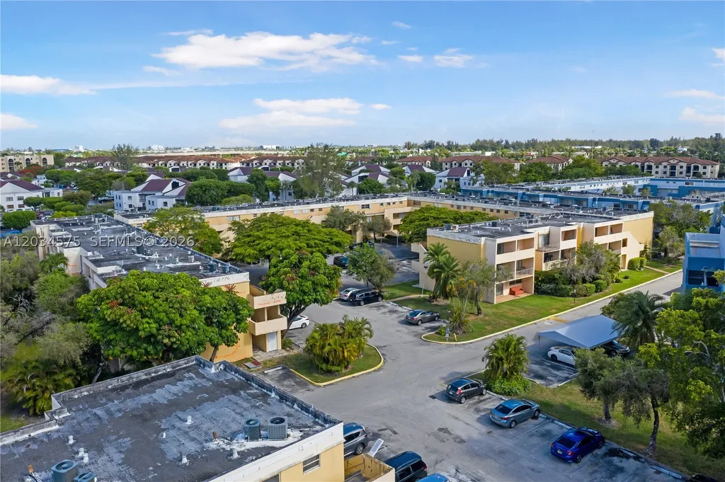 9371 Fontainebleau Boulevard Miami FL 33172