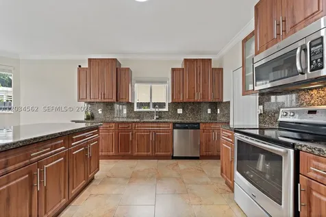 15651 SW 14th Street Miami FL 33194