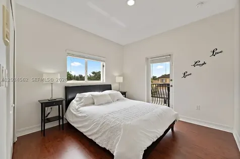 15651 SW 14th Street Miami FL 33194