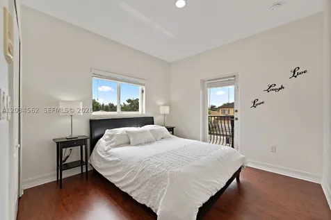 15651 SW 14th Street Miami FL 33194