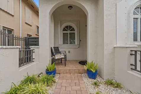 15651 SW 14th Street Miami FL 33194