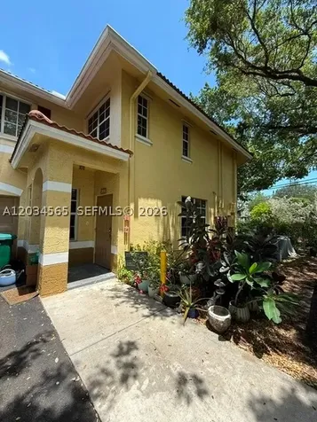 8900 NE 8th Avenue Miami FL 33138