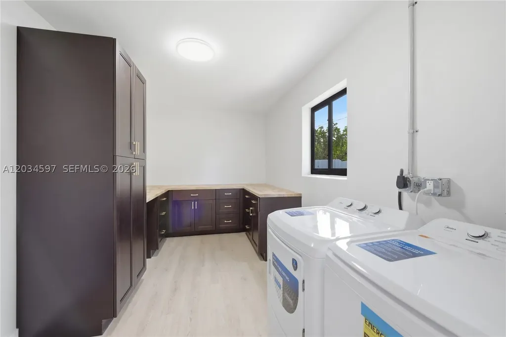 2731 NE 52nd Street Lighthouse Point FL 33064